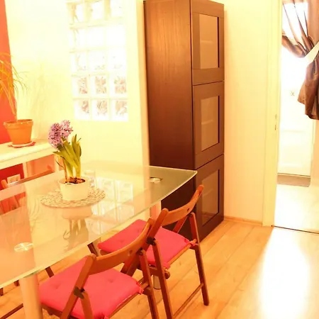 Yasmine Flat Budapest