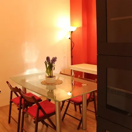 Yasmine Flat * Budapest